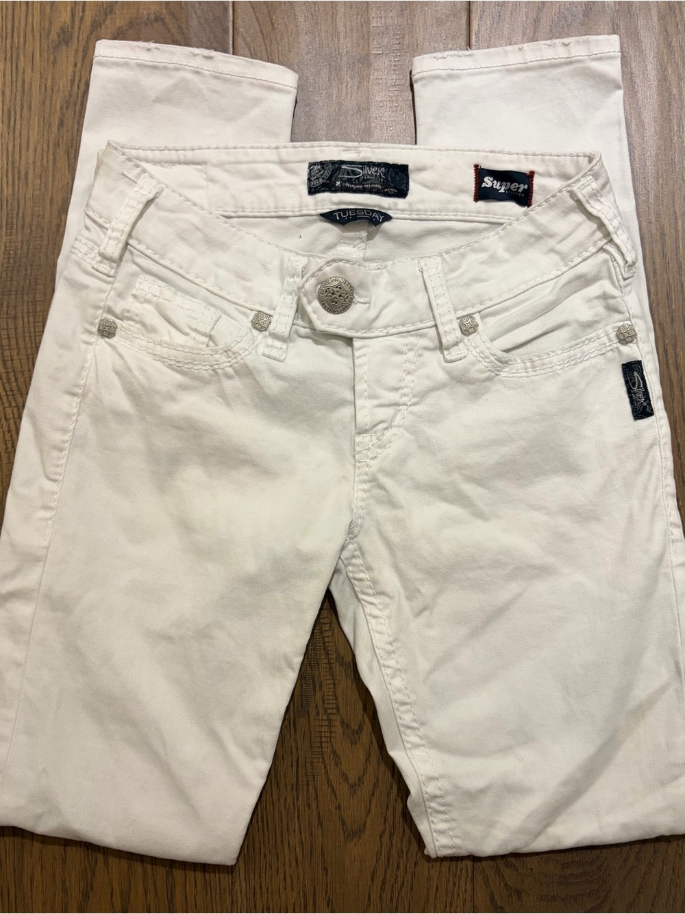 Silver Women’s Low-rise White Skinny Jeans